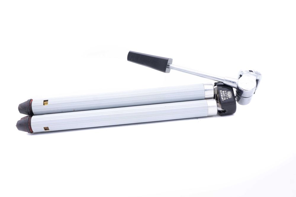 Trepied telescopic cu cap