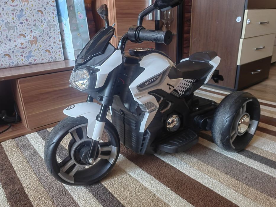 Акумулаторен мотор MONI