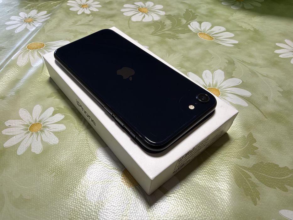 iPhone SE 2022 (3rd gen) 64GB ,Black