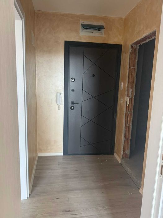 Продава се Двустаен апартамент в Плевен, Широк център - 58 кв.м за 862 €/кв.м - Снимка #1