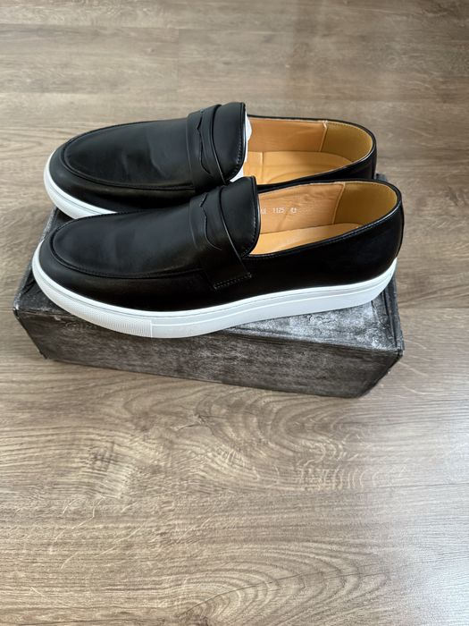 Мужские лоферы черные