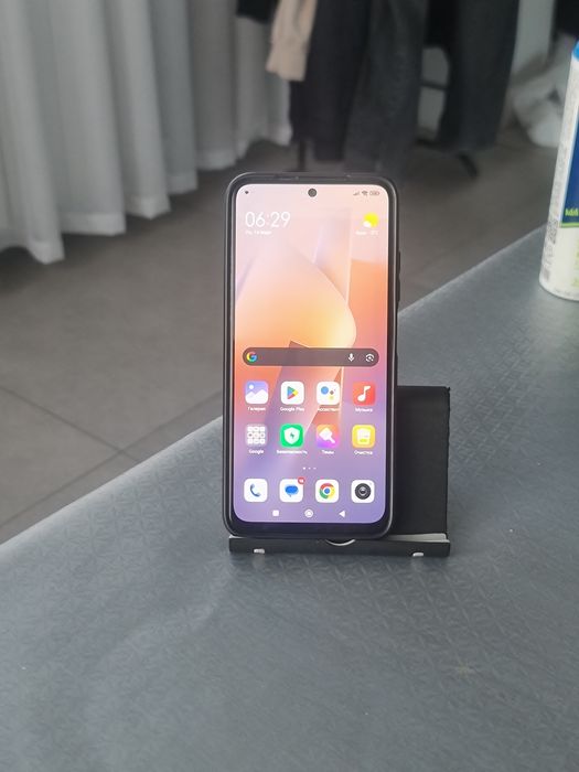 Продам телефон Redmi, срочно!!!