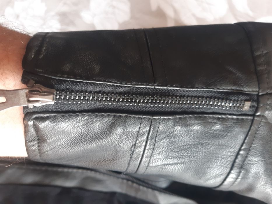 Продавам кожено яке