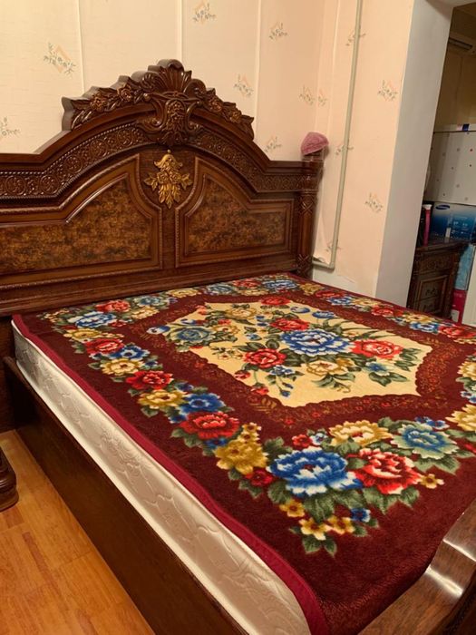 Продается спальный гарнитур