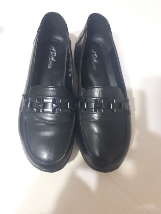 Продам сандали новые