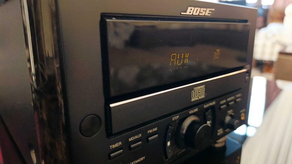 Продам аудиосистему Bose AMS-DMS (CD/Tuner) с колонками Cortland