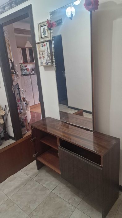 Тоалетка за коридор