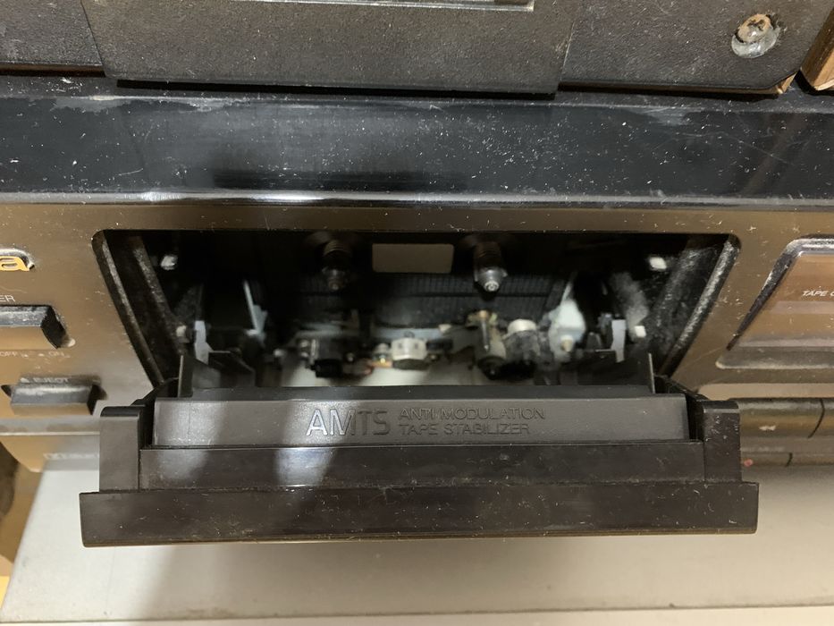 Музыкальный центр Radiotehnika + Aiwa + Усилитель Вега, идеал