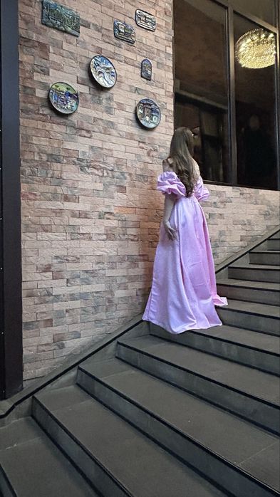 Платье розовое на вечер