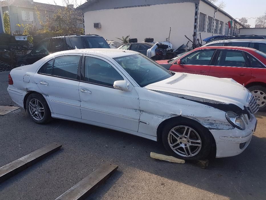НА ЧАСТИ Mercedes E-Класа 320CDI 7G-tronic W211 EVO FACELIFT Avantgard
