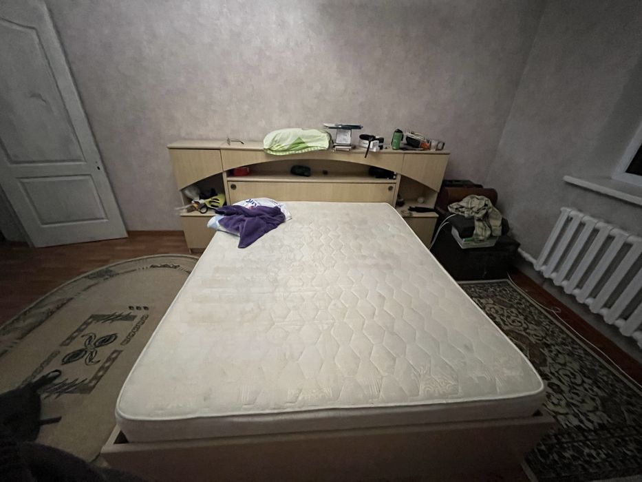 Двуспальная кровать