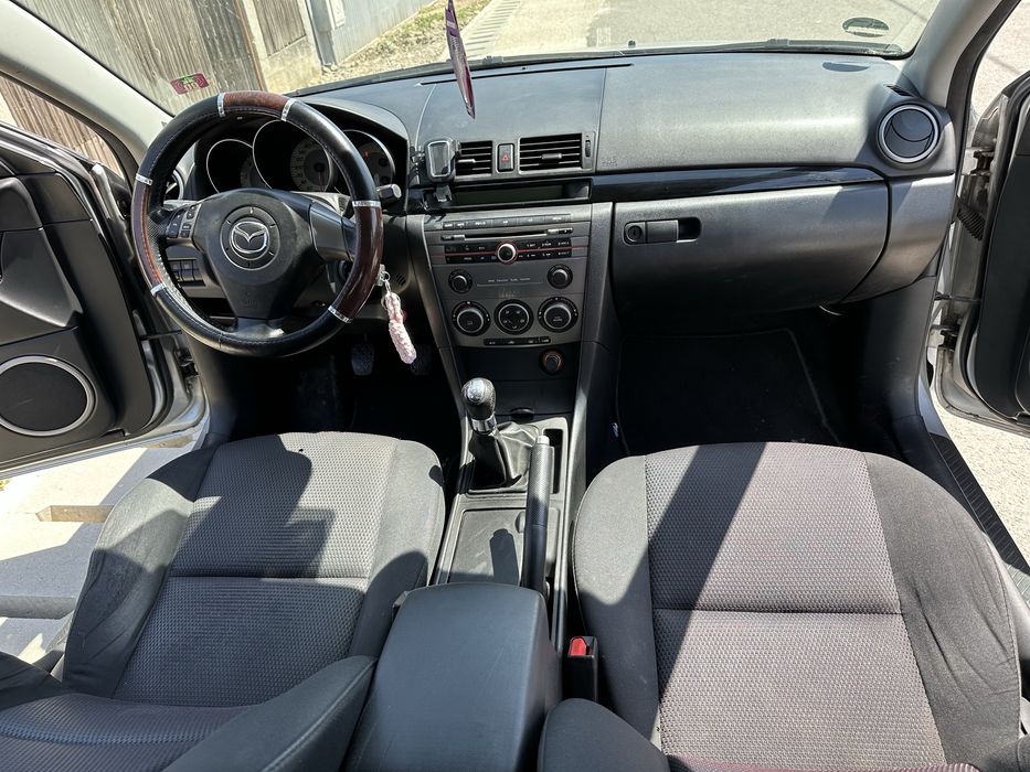 Vând mazda 3 an 2007