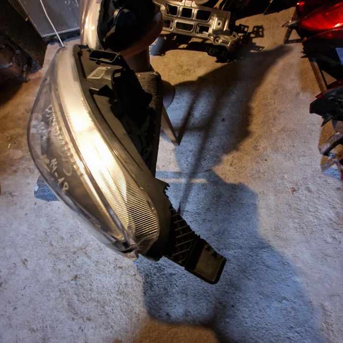 Ford Focus 2017 ляв и десен фар 14-18