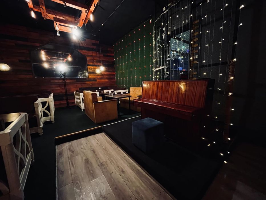 Лаунж бар в центре города