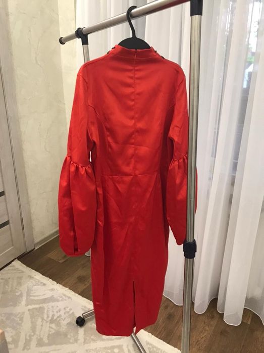 Продам платья нарядные