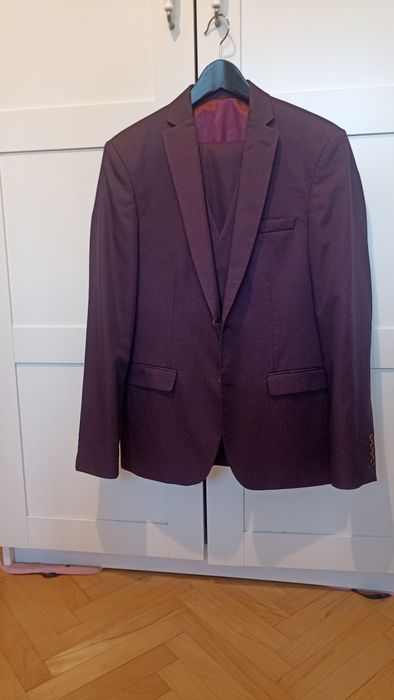 Мъжки костюм 3 части, 48 размер, студена вълна