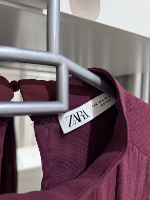 Плиссированное платье, бордовыц, Zara
