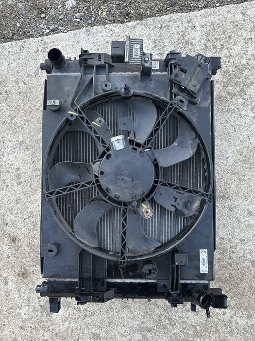 Usa dreapta stanga fata spate dacia duster 1.5 pompa servo roti r16 radiatoare
