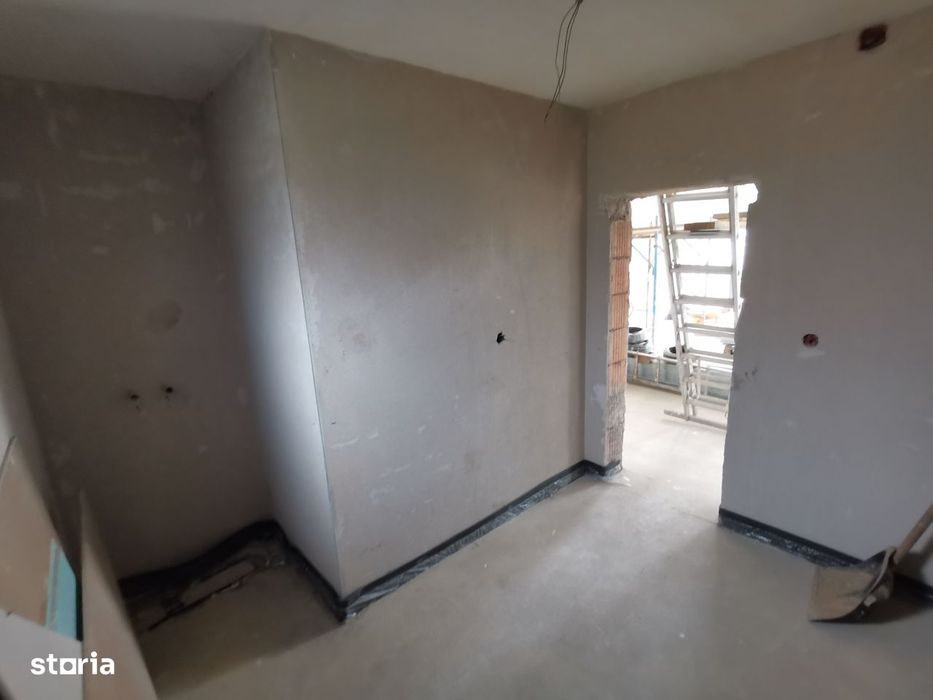 Casă 4 camere constructie de calitate ,construită de proprietar la alb