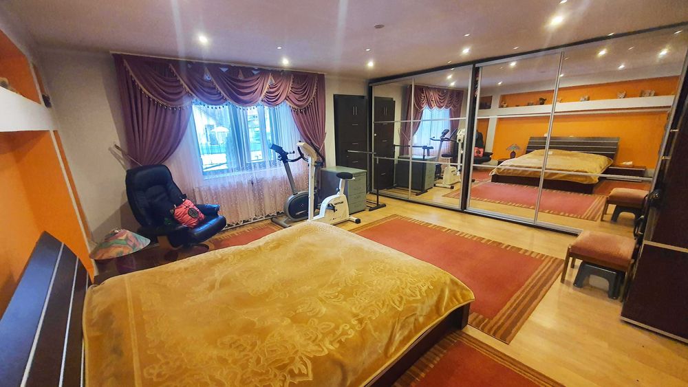 2 case , teren 5500 mp si posibilitate camping lunca Tarcau, ocazie !