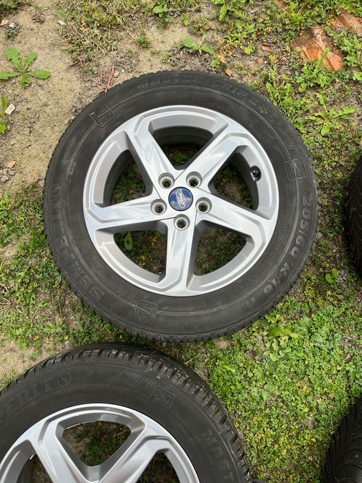 Jante aliaj pt  ford cu cauciucuri iarnă  205.60.16