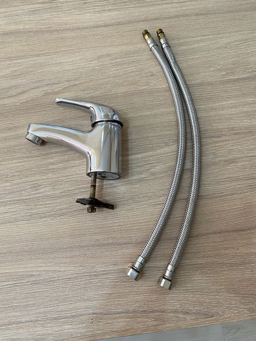 Смесител за мивка видима