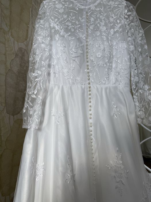 Свадебное платье с фатой. 48 размер