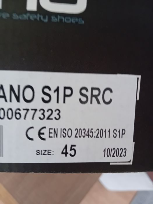 Vând bocancii de uzină. Model sanda nr 45 noi ne purtați, originali