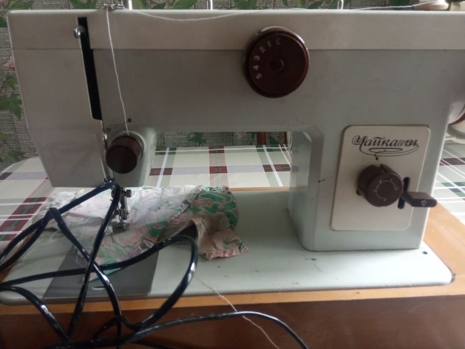 Швейная машинка Чайка