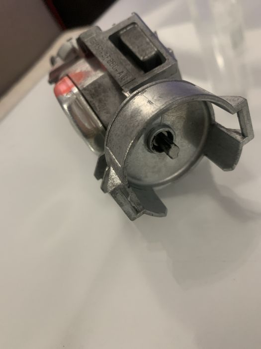 contact ford C MAX seria 3M51-3F880-AC.