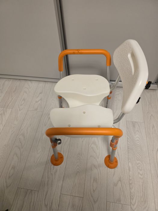 Scaun Baie/Duș LINOMAG Premium – Aluminiu, Ergonomic (Preț Nou 453 RON