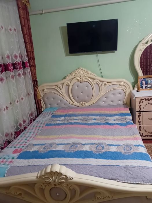 Спалний сатилади