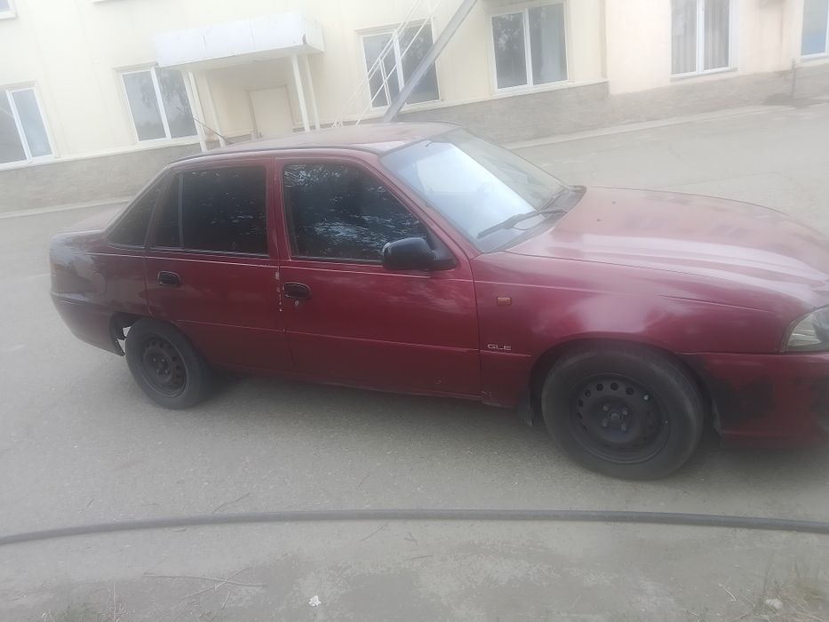 Продам машину нексию