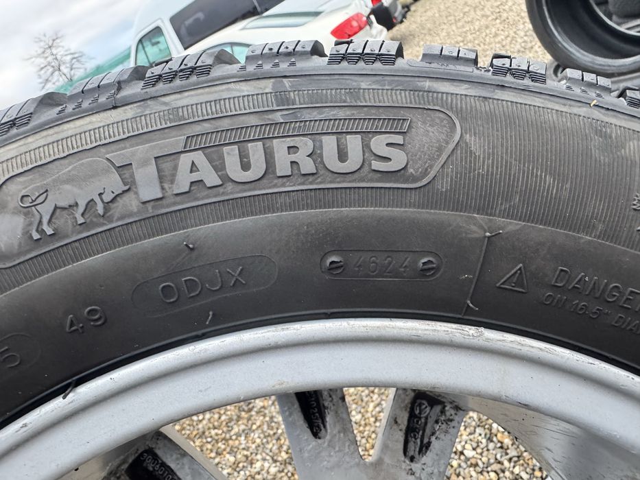 Set Roti Jante + anvelope iarna Originale  VW 215 60 16