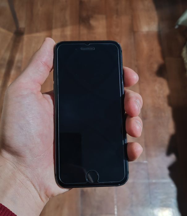 Продам айфон 8 в отличном состоянии