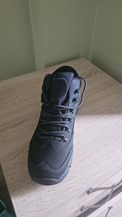Трекинговые ботинки новые