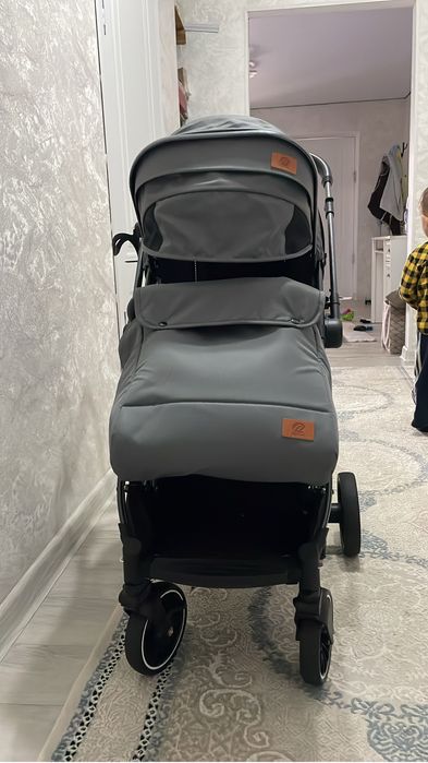 Коляска сатылады.