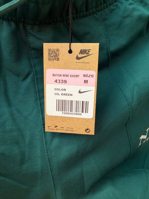 Дамски къси панталони - NIKE, М размер