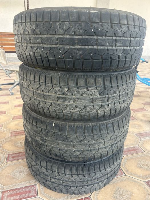 Зимний шины 215/55/17
