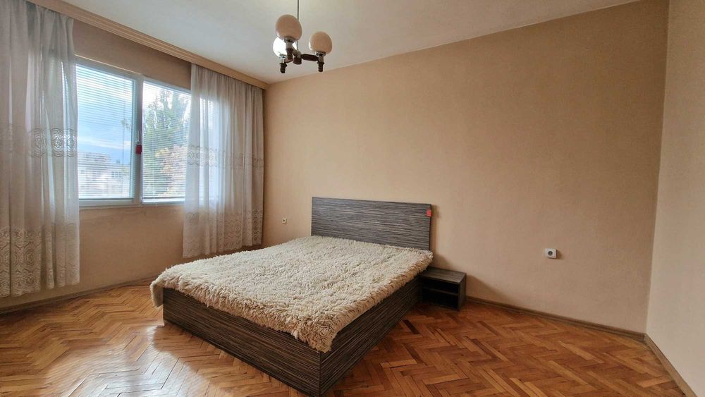 Продава се Тристаен апартамент в Пловдив, Център - 86 кв.м за 1076 €/кв.м - Снимка #2