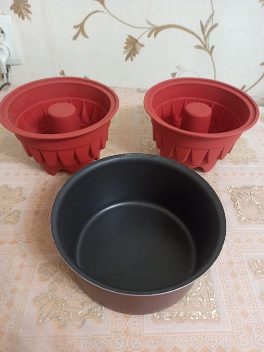 Продам формочки для Пасхи,хлеба.