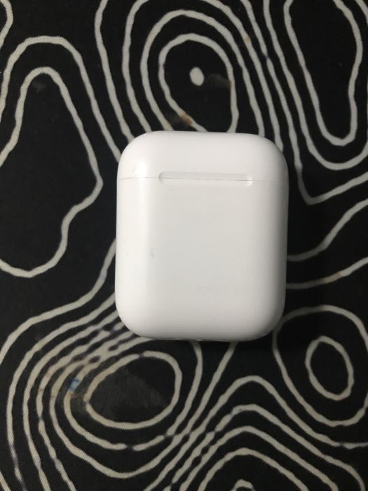 Vand casti airpods 2