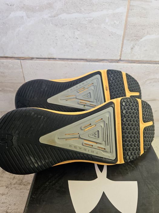 Маратонки Under Armour HOVR Rise 3