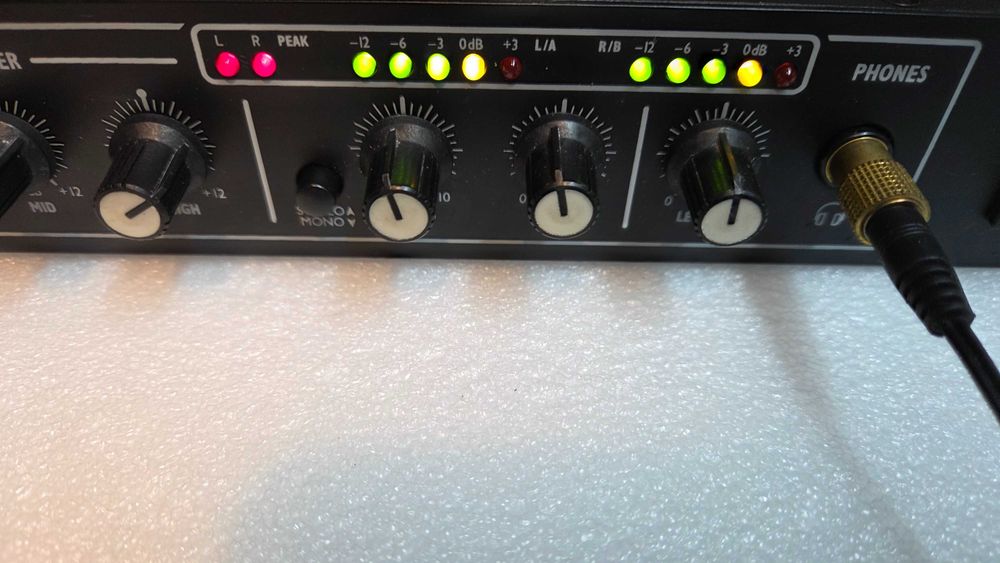 Mixer de microfoane/linie cu 6 canale img.Stage Line MMX-602/SW