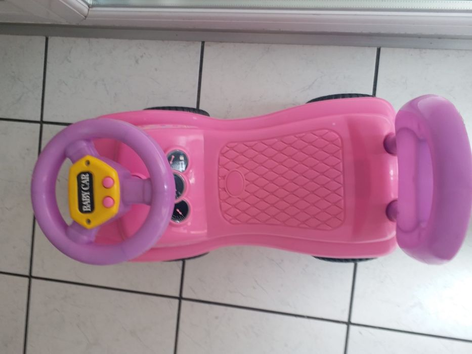 Vând mașinuța ride-on copii 12-36 luni