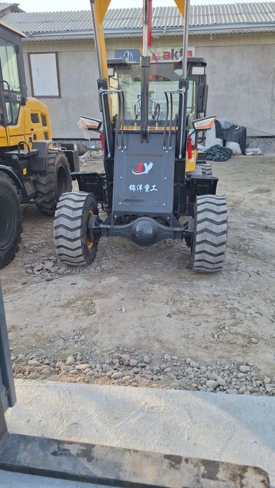 фронталный погрузчик 0.8м3