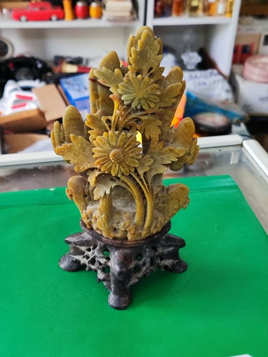 Статуетка цветя от сапунен камък