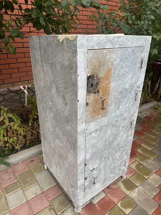 Продам сейф в хорошем состоянии