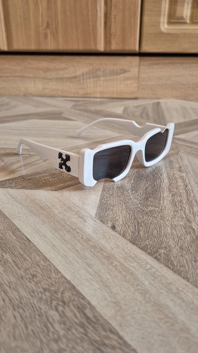 Ochelari de soare Off White Cady albi