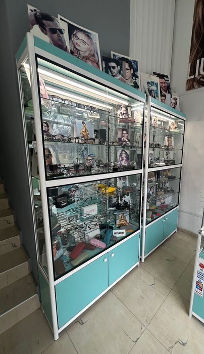 Витрини за магазин оптика , аптека и др.